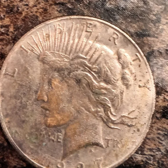 1927 Silver dollar - Picture 3 of 4